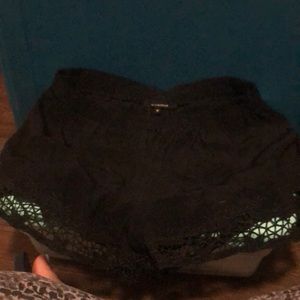 Olivaceous Size M shorts